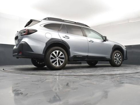 Used 2023 Subaru Outback Premium AWD/4WD image 24