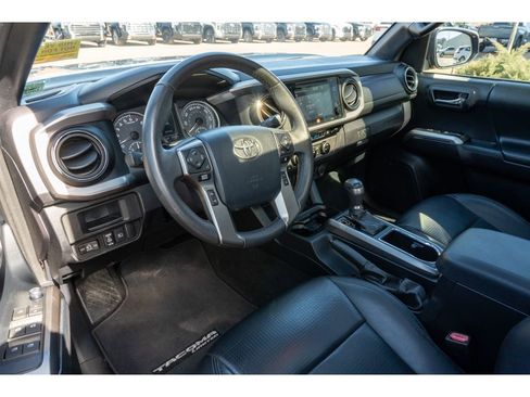 Used 2018 Toyota Tacoma Limited image 11