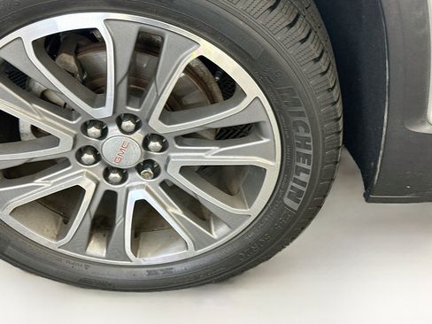 Used 2017 GMC Acadia SLT AWD/4WD image 37