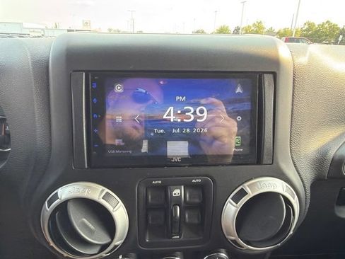 Used 2015 Jeep Wrangler Unlimited Sahara w/ Dual Top Group AWD/4WD image 12