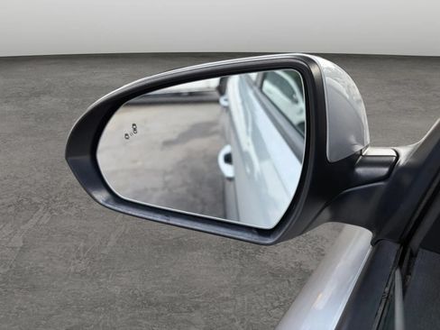 Used 2018 Hyundai Elantra Value Edition FWD image 33