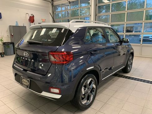 New 2026 Hyundai Venue SEL FWD image 18