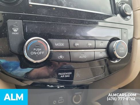 Used 2020 Nissan Rogue SV image 6