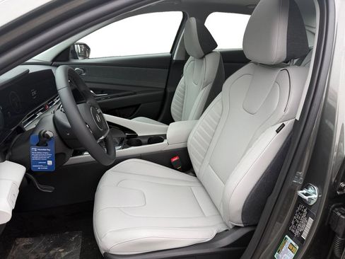 New 2026 Hyundai Elantra Limited FWD image 9