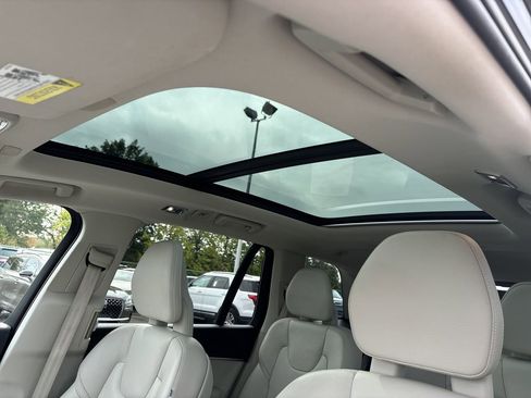 Used 2020 Volvo XC90 T6 Momentum image 30