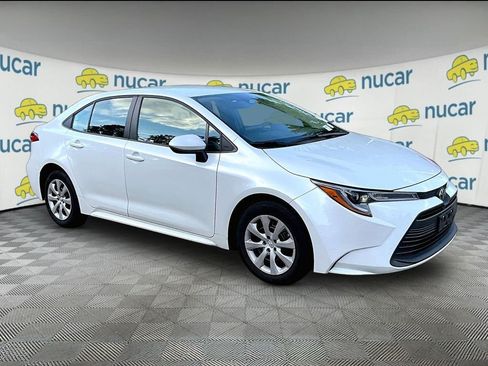 Used 2025 Toyota Corolla LE FWD image 1