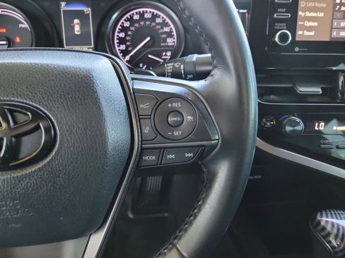 Used 2022 Toyota Camry SE image 19