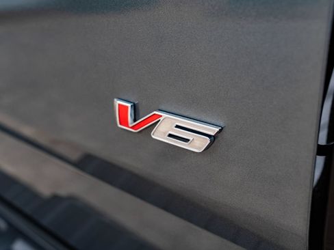 Used 2022 Chevrolet Colorado Z71 AWD/4WD image 19