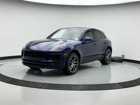 Used 2025 Porsche Macan image 1