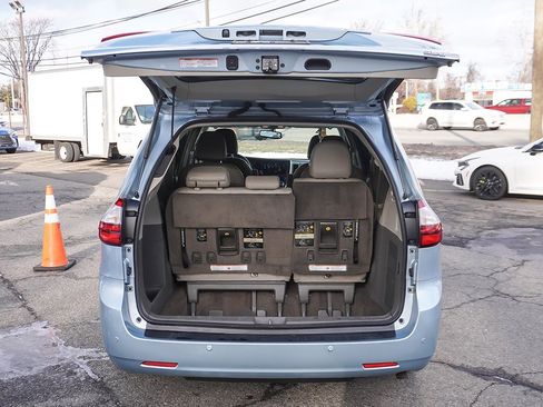 Used 2016 Toyota Sienna XLE image 20