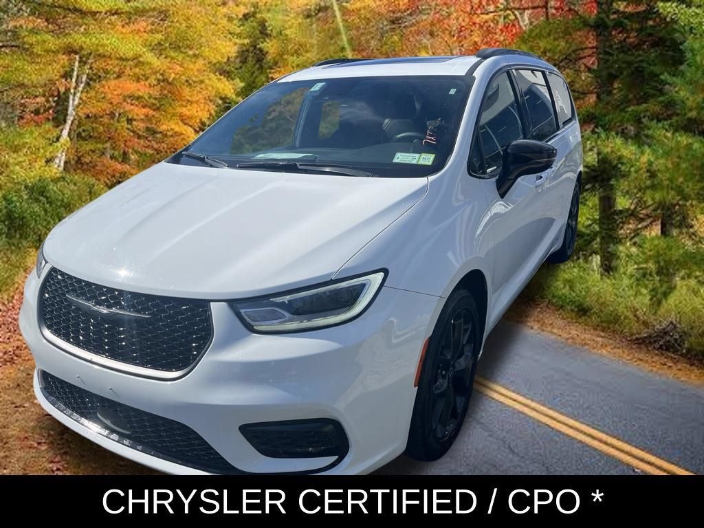 Used 2025 Chrysler Pacifica Limited FWD image 8