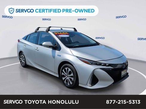 Used 2020 Toyota Prius Prime LE image 1