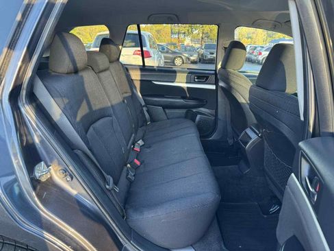 Used 2010 Subaru Outback 2.5i Premium image 16