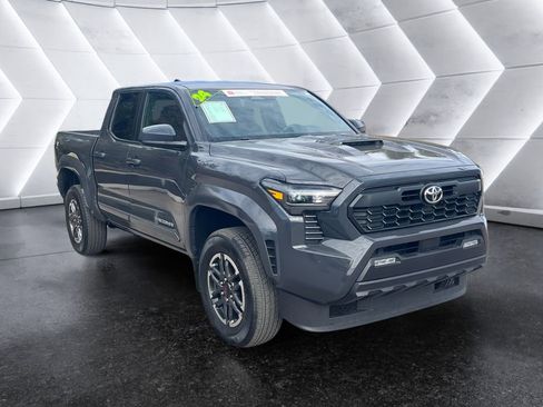 Used 2024 Toyota Tacoma TRD Sport image 1