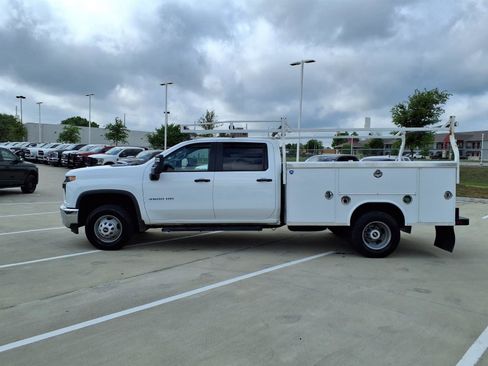 Used 2022 Chevrolet Silverado 3500 W/T w/ WT Convenience Package AWD/4WD image 9