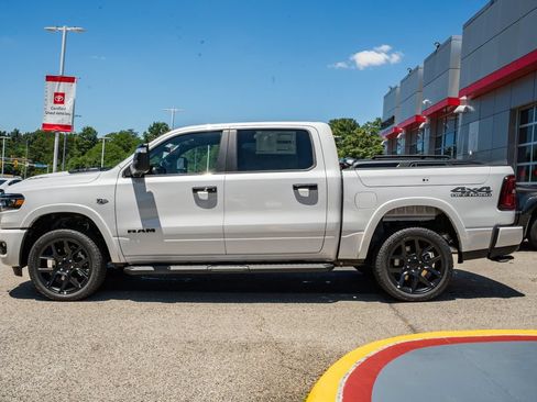 New 2026 RAM 1500 Laramie AWD/4WD image 4
