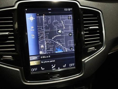 Used 2017 Volvo XC90 T6 Momentum w/ Vision Package image 18