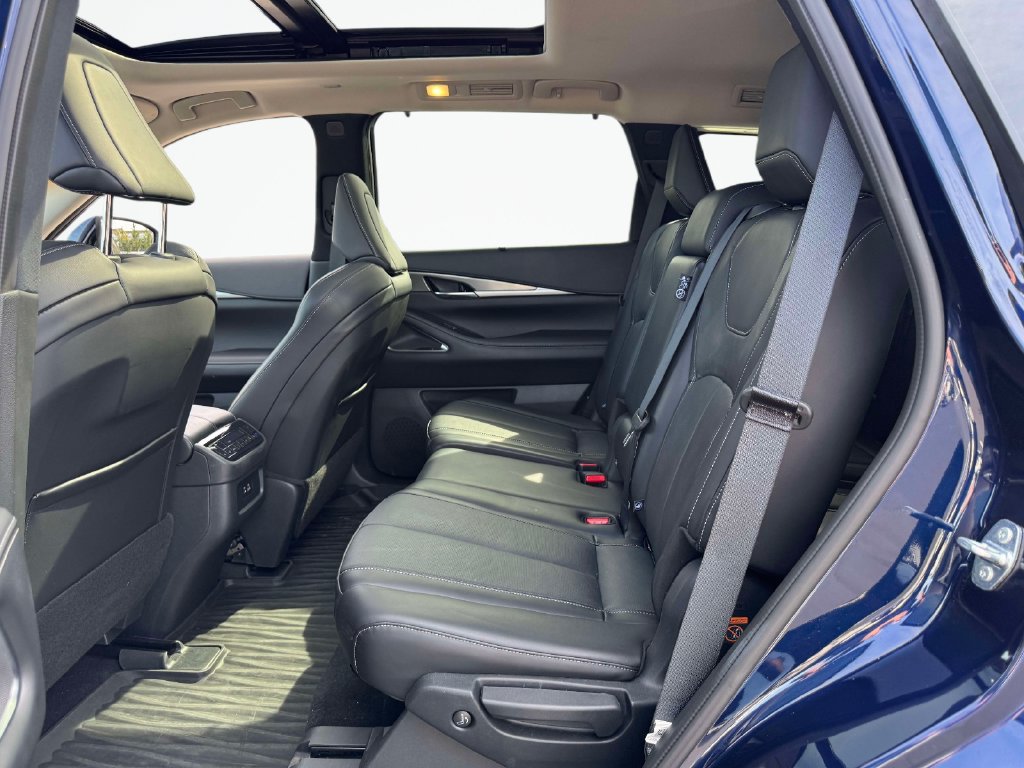 Used 2025 INFINITI QX60 Luxe AWD/4WD image 11