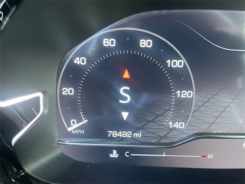 Used 2022 GMC Yukon XL Denali w/ Denali Ultimate Package image 15