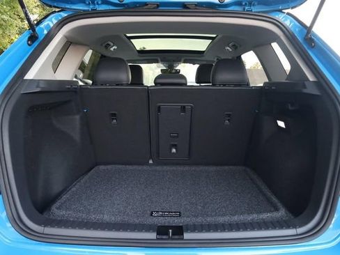 New 2025 Volkswagen Taos SE image 7