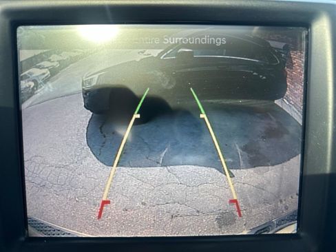 Used 2017 RAM 1500 Laramie w/ Convenience Group image 9