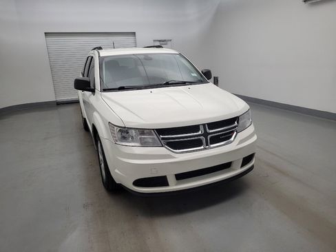 Used 2020 Dodge Journey SE w/ SE Popular Equipment Group FWD image 14