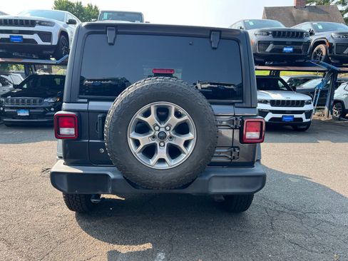 Used 2020 Jeep Wrangler Unlimited Sport AWD/4WD image 3