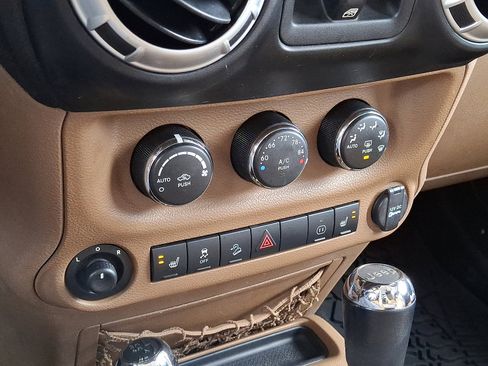 Used 2012 Jeep Wrangler Unlimited Sahara w/ Dual Top Group image 17