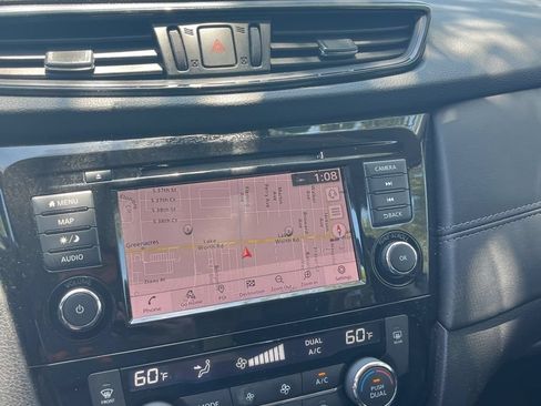 Used 2018 Nissan Rogue SL w/ Premium Package FWD image 18