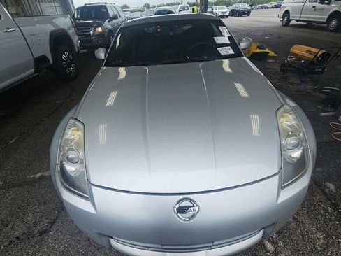 Used 2006 Nissan 350Z Enthusiast w/ (N93) Cargo Convenience Pkg RWD image 2