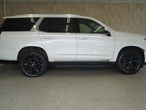 Used 2021 Cadillac Escalade Premium Luxury AWD/4WD image 6