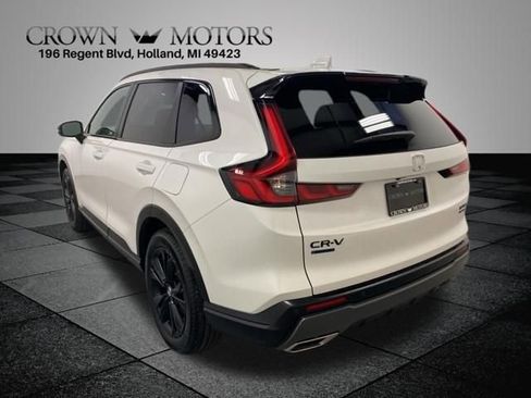 Used 2026 Honda CR-V Sport Touring image 4