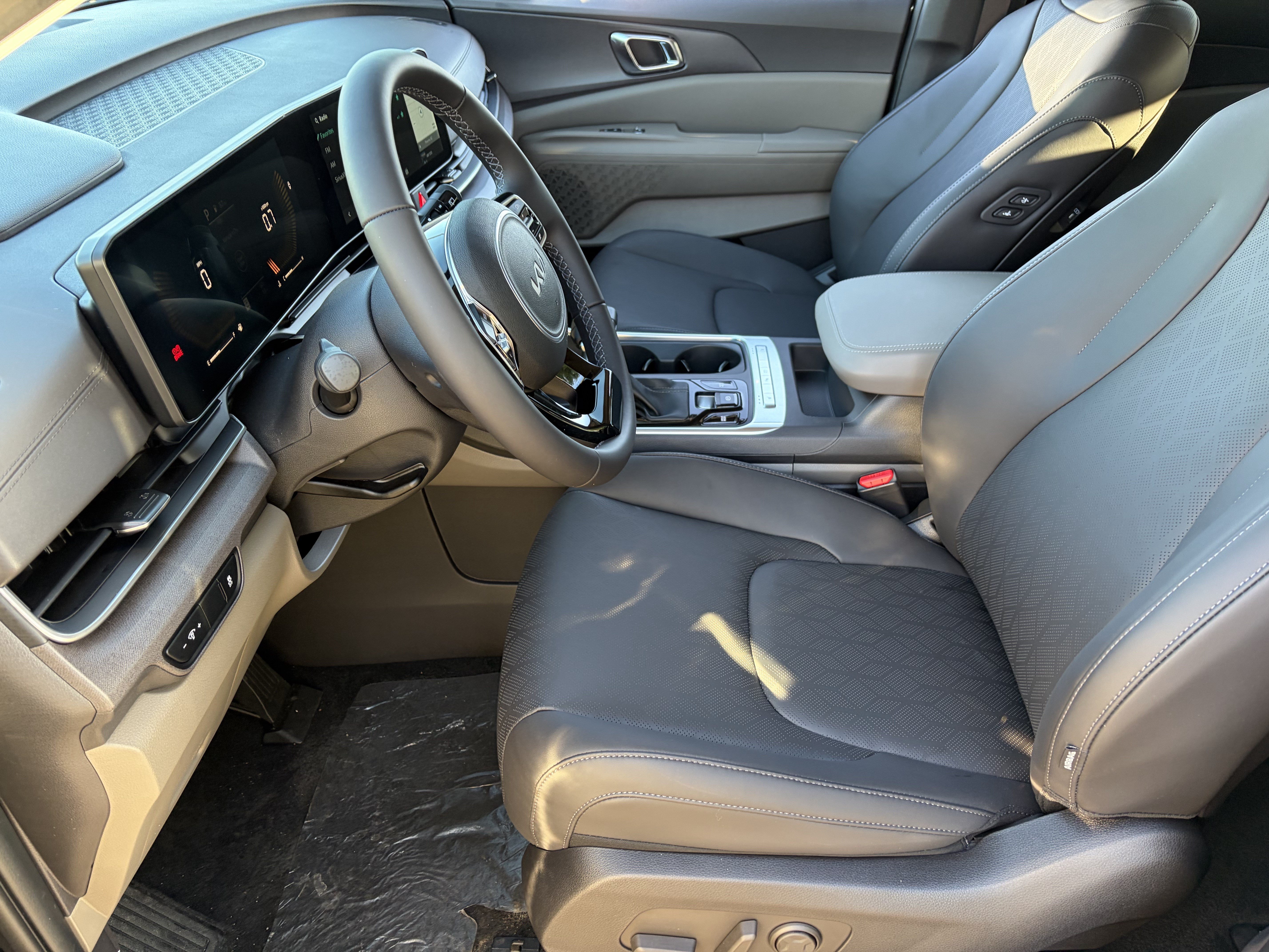 New 2026 Kia Carnival EX FWD image 17