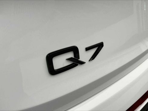 Used 2024 Audi Q7 3.0T Prestige AWD/4WD image 32