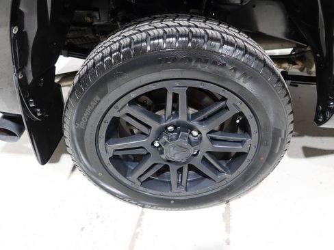 Used 2019 Toyota Tundra SR5 w/ SR5 Upgrade Package RWD image 37