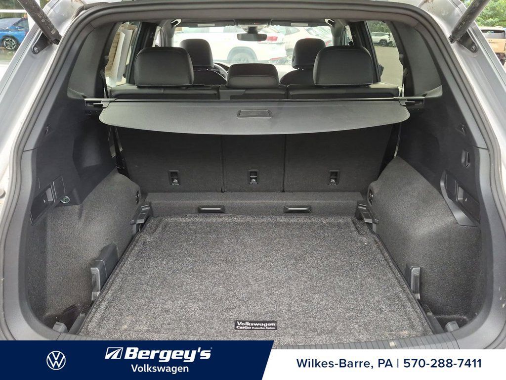 Certified 2024 Volkswagen Tiguan SE R-Line AWD/4WD image 26