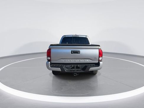 Used 2022 Toyota Tacoma SR5 w/ Technology Package image 10