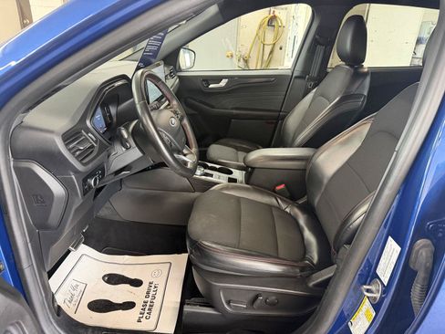 Certified 2023 Ford Escape ST-Line w/ Tech Pack #1 AWD/4WD image 14