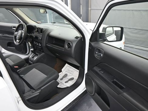 Used 2015 Jeep Patriot Sport w/ Power Value Group image 41