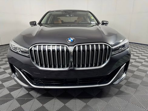 Used 2022 BMW 750i xDrive w/ Executive Package image 11