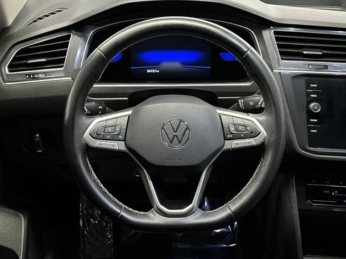 Used 2022 Volkswagen Tiguan SE image 9