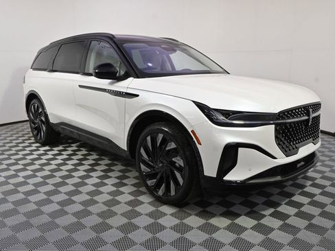 New 2026 Lincoln Nautilus Reserve w/ Jet Appearance Package AWD/4WD image 8