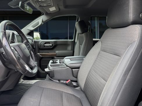 Used 2019 Chevrolet Silverado 1500 LT Trail Boss w/ Convenience Package AWD/4WD image 2