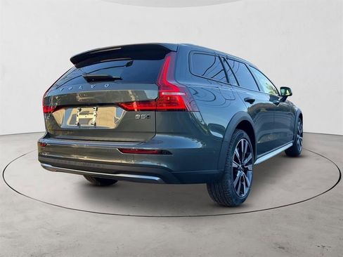 New 2026 Volvo V60 B5 Cross Country Ultra w/ Protection Package Premier AWD/4WD image 5