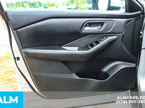 Used 2024 Nissan Rogue SV AWD/4WD image 38