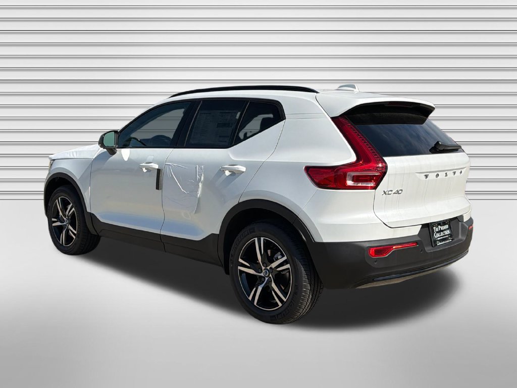 New 2026 Volvo XC40 B5 Core w/ Protection Package Premier AWD/4WD image 6