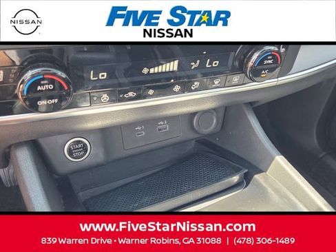 Used 2023 Nissan Rogue SV w/ SV Premium B Package FWD image 21