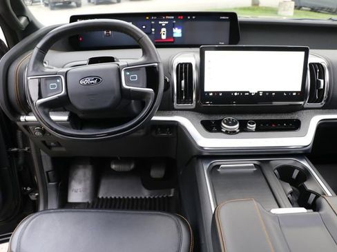 Used 2025 Ford Expedition Tremor AWD/4WD image 19