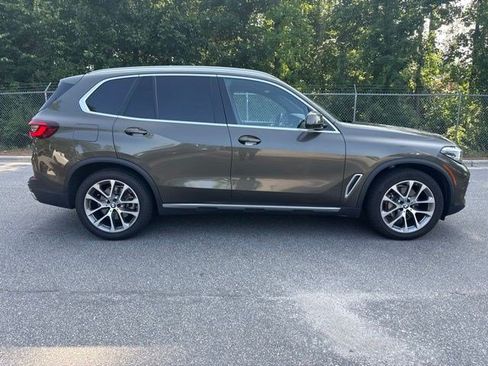 Used 2021 BMW X5 xDrive40i w/ Premium Package AWD/4WD image 4