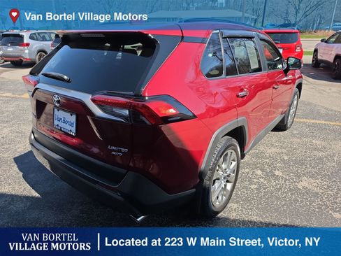 Used 2019 Toyota RAV4 Limited w/ Advanced Technology Package image 5
